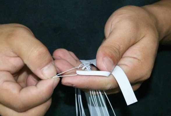 Fixas "latex" nos olhos da tempestade, quais são os usos mais amplos?